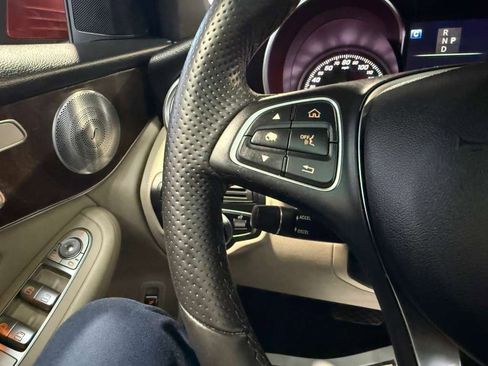 Used 2018 Mercedes-Benz GLC 300 4MATIC w/ Multimedia Package image 13