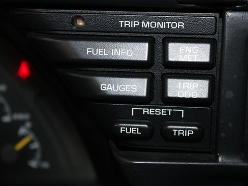 Used 1994 Chevrolet Corvette Coupe RWD image 31