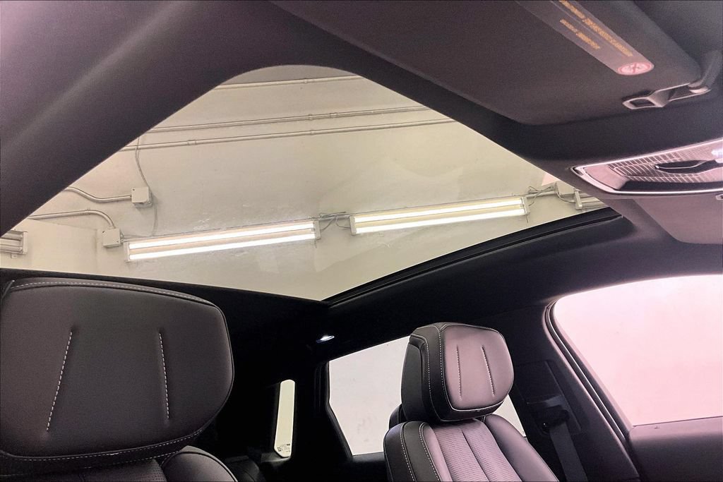 Used 2024 Cadillac Lyriq Luxury RWD image 28