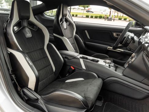 Used 2020 Ford Mustang Shelby GT500 w/ Carbon Fiber Track Pack RWD image 47