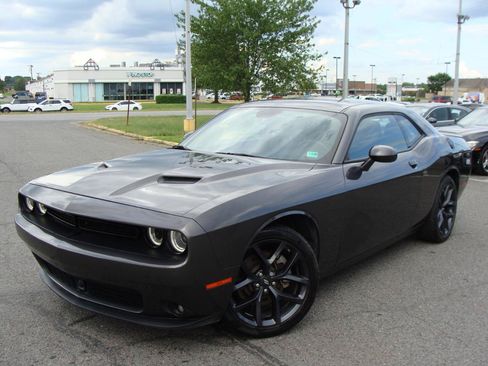 Used 2023 Dodge Challenger SXT w/ Plus Package RWD image 3