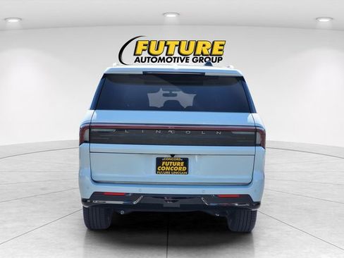 New 2026 Lincoln Navigator L Reserve image 4