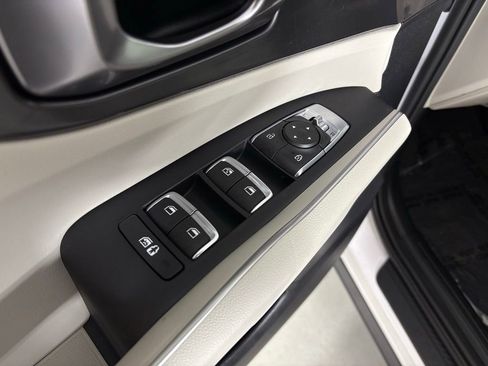 New 2026 Kia Sorento S w/ S Panoramic Sunroof Package image 17