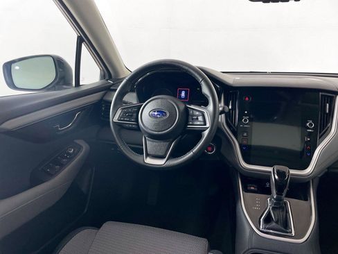Used 2025 Subaru Outback Premium AWD/4WD image 2