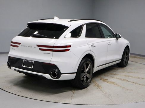 Used 2025 Genesis GV70 3.5T Sport w/ Sport Advanced Package AWD/4WD image 11