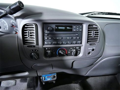 Used 2003 Ford F150 XLT image 19