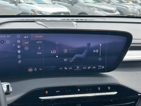 Used 2025 Buick Enclave Preferred FWD image 20