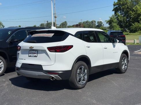 Used 2025 Chevrolet Blazer LT AWD/4WD image 3