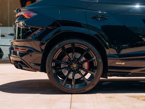 Used 2024 Lamborghini Urus S AWD/4WD image 20