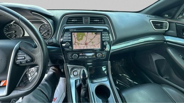 Used 2019 Nissan Maxima SR w/ Premium Package FWD image 11