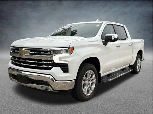 Used 2025 Chevrolet Silverado 1500 LTZ AWD/4WD image 3