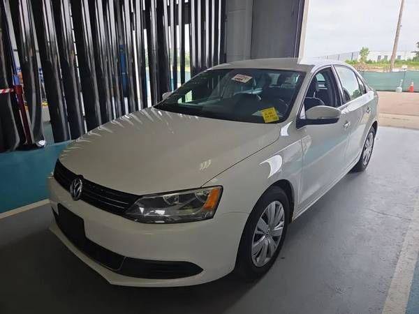 Used 2013 Volkswagen Jetta SE FWD image 1