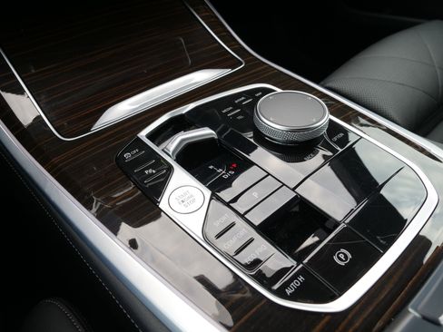 Used 2024 BMW X5 sDrive40i w/ Premium Package image 25