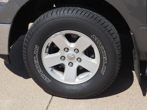 Used 2011 RAM 1500 Classic SLT w/ Luxury Group image 6