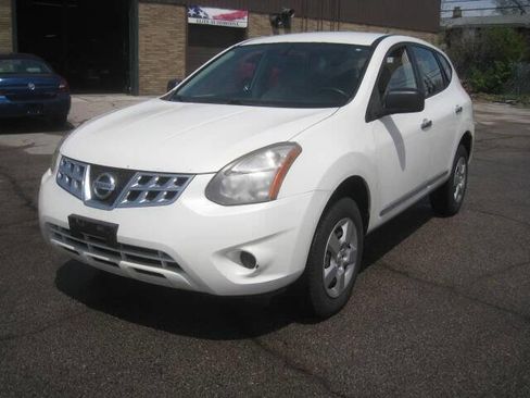 Used 2014 Nissan Rogue S image 1