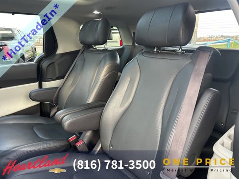 Used 2022 Kia Carnival SX Prestige image 42