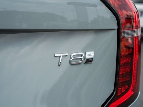 New 2026 Volvo XC90 T8 Plus w/ Protection Package Premier AWD/4WD image 9