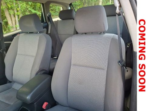 Used 2005 Toyota Matrix XR FWD image 11