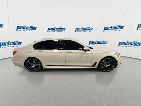 Used 2018 BMW 750i RWD image 13