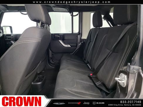 Used 2016 Jeep Wrangler Unlimited Sahara w/ Connectivity Group image 19