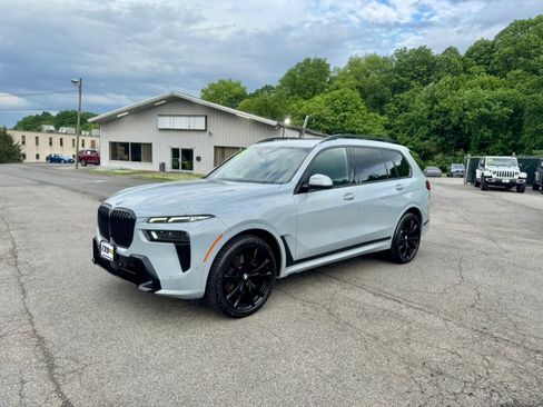Used 2023 BMW X7 xDrive40i w/ Executive Package AWD/4WD image 1