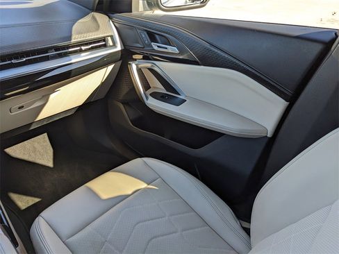 Used 2025 BMW X2 xDrive28i image 19