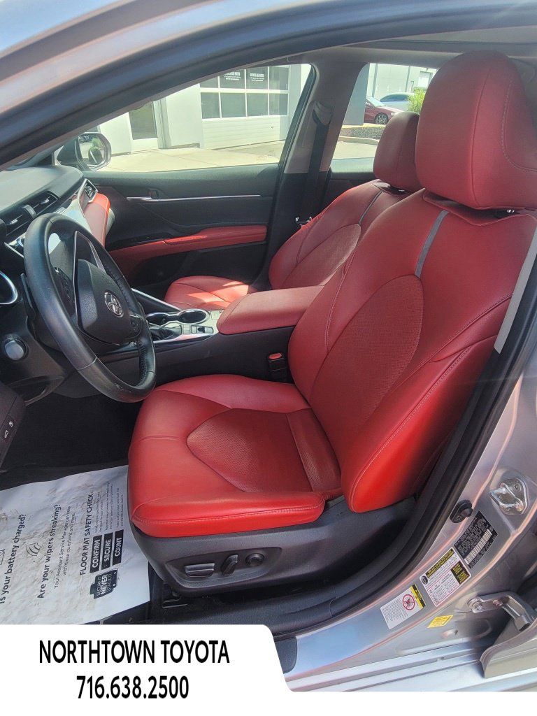 Used 2018 Toyota Camry XSE FWD image 8