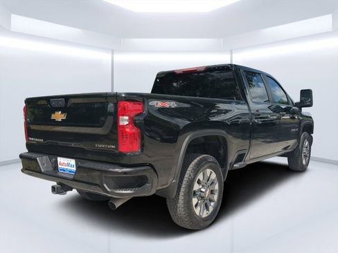 Used 2025 Chevrolet Silverado 2500 Custom w/ Custom Value Package AWD/4WD image 3