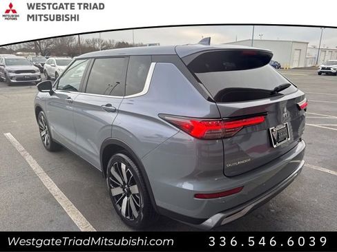 New 2026 Mitsubishi Outlander SE image 8