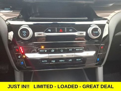 Used 2023 Ford Explorer Limited w/ Class IV Trailer Tow Package image 22