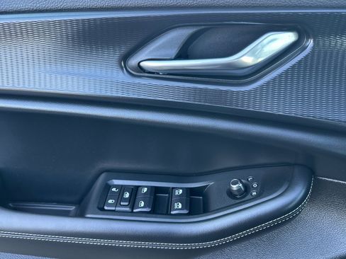 New 2025 Jeep Grand Cherokee Laredo X w/ Luxury Tech Group I image 11