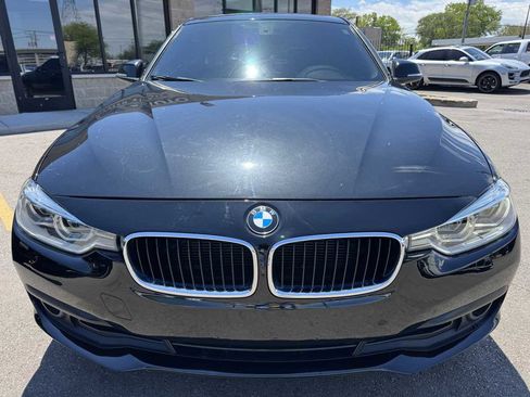 Used 2018 BMW 320i xDrive Sedan AWD/4WD image 2