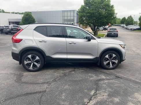 Used 2023 Volvo XC40 B5 Plus w/ Climate Package AWD/4WD image 4