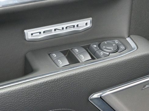 Used 2024 GMC Sierra 1500 Denali w/ Denali Reserve Package AWD/4WD image 12