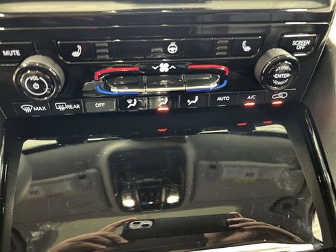 Used 2023 Jeep Grand Cherokee 4WD 4xe image 17