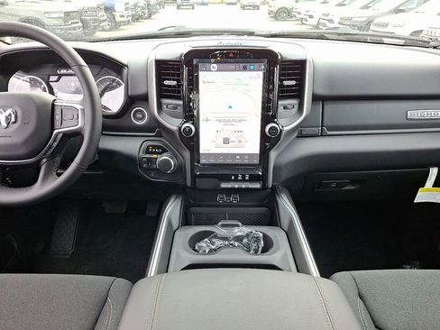 New 2026 RAM 1500 4x4 Crew Cab image 11