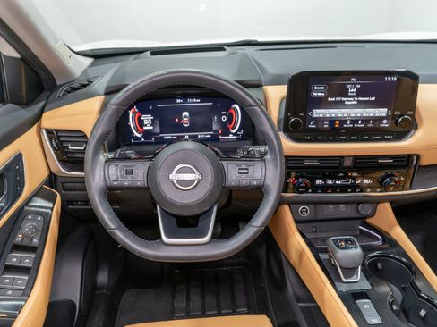 Used 2023 Nissan Rogue Platinum w/ Platinum Premium Package image 10