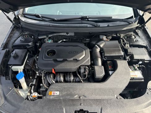 Used 2015 Hyundai Sonata Sport w/ Option Group 04 FWD image 16