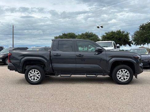 Used 2025 Toyota Tacoma SR5 AWD/4WD image 4