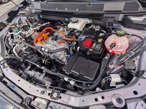 Used 2025 Chevrolet Equinox EV LT image 24