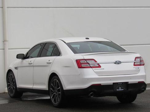 Used 2018 Ford Taurus Limited AWD/4WD image 5