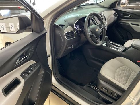 Used 2021 Chevrolet Equinox LS AWD/4WD image 10