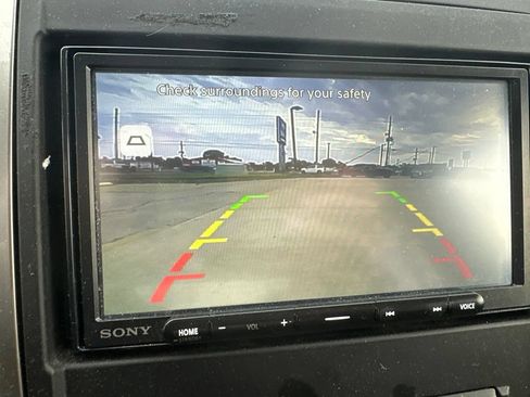 Used 2011 Nissan Frontier SL AWD/4WD image 14
