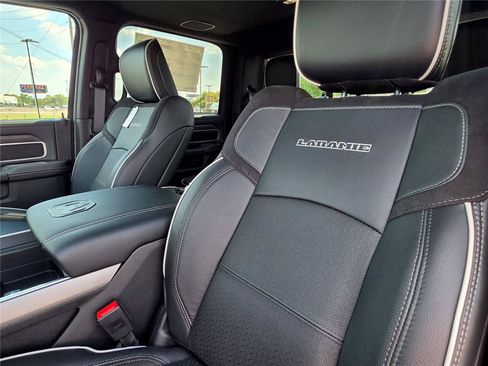 New 2026 RAM 2500 Laramie w/ Night Edition AWD/4WD image 24