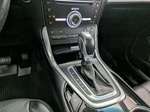 Certified 2017 Ford Edge Titanium w/ Equipment Group 301A AWD/4WD image 32