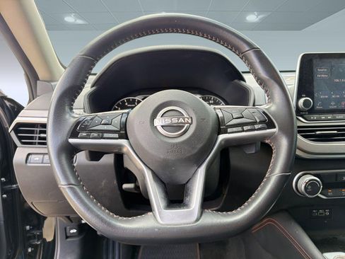 Used 2024 Nissan Altima 2.5 SR FWD image 17
