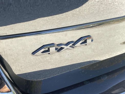 Used 2024 Jeep Grand Cherokee L Laredo image 9