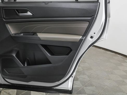 Used 2023 Volkswagen Atlas SE w/ Panoramic Sunroof Package image 45