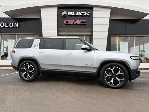 Used 2023 Rivian R1S Adventure image 2