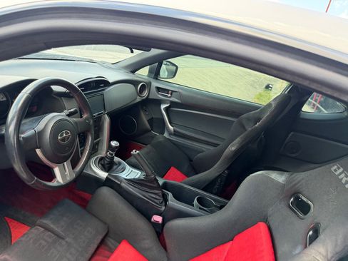Used 2016 Scion FR-S RWD image 16